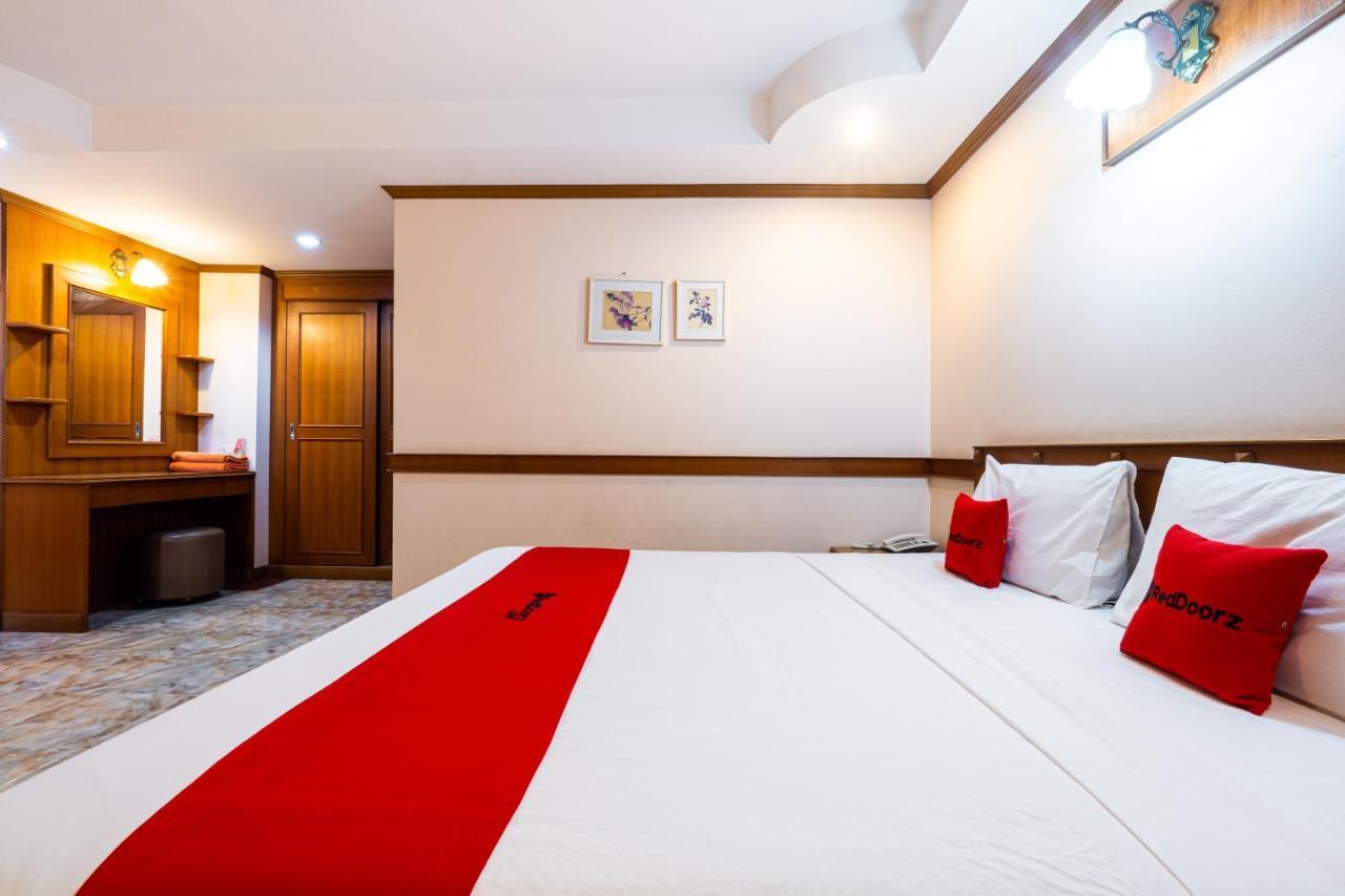 Hotel RedDoorz Navin Mansion 3 Pattaya Zewnętrze zdjęcie