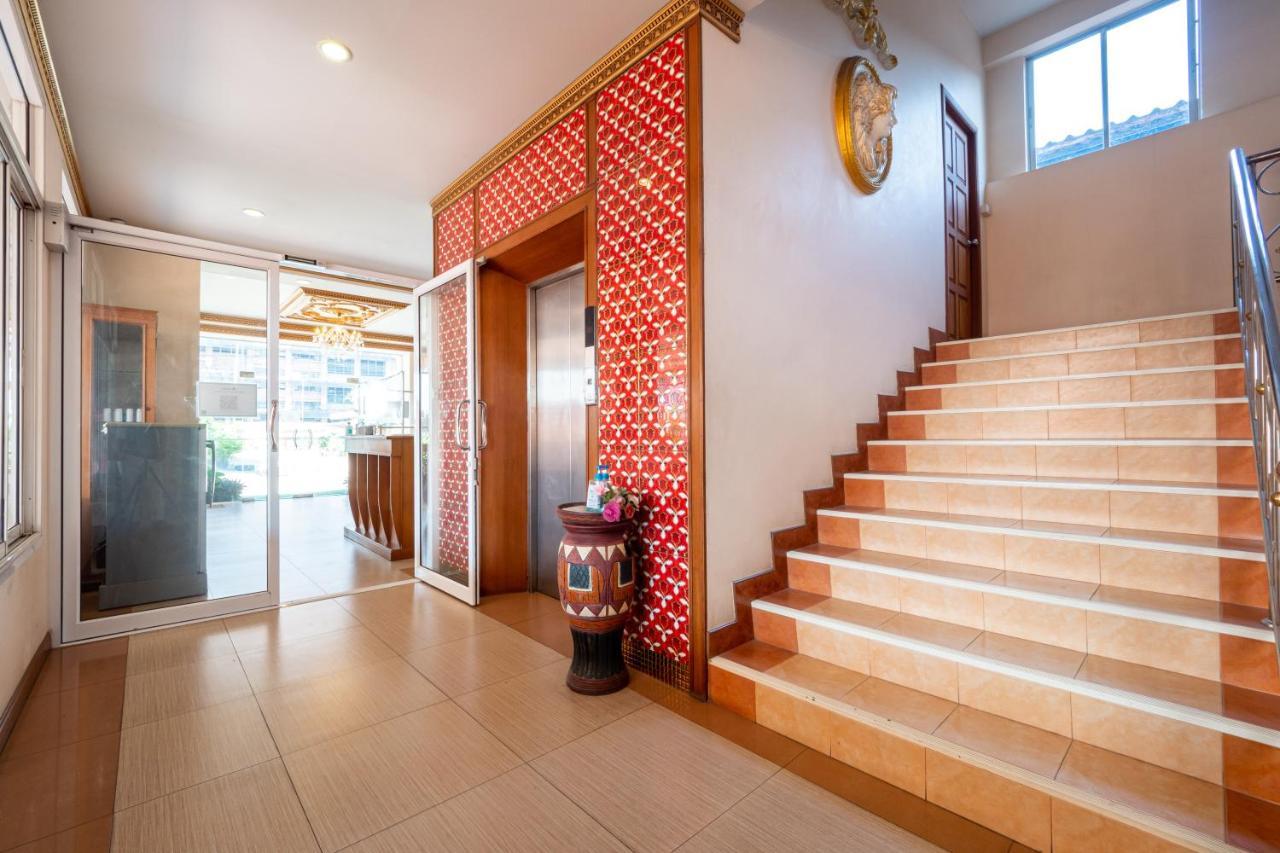 Hotel RedDoorz Navin Mansion 3 Pattaya Zewnętrze zdjęcie