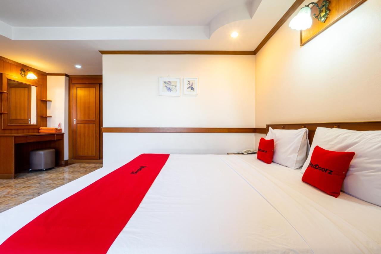 Hotel RedDoorz Navin Mansion 3 Pattaya Zewnętrze zdjęcie