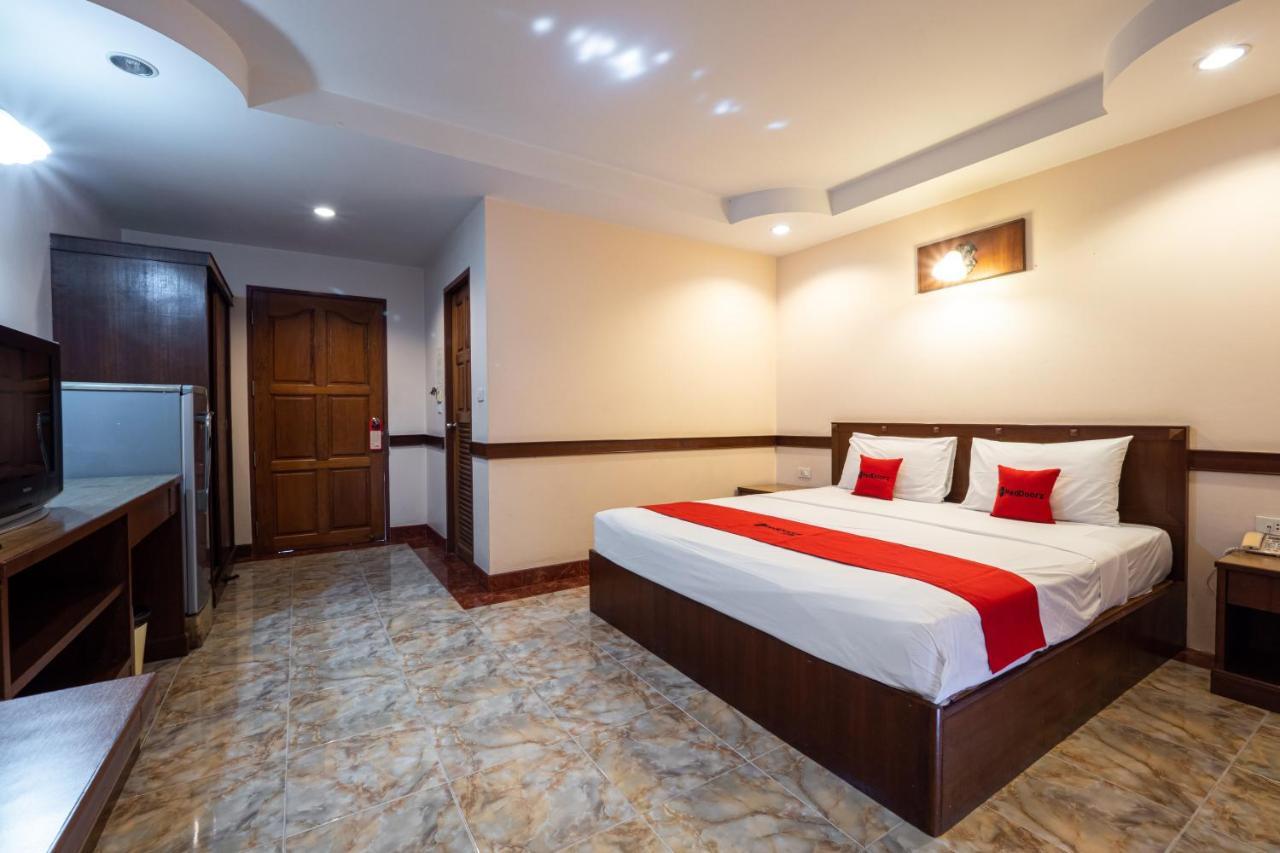 Hotel RedDoorz Navin Mansion 3 Pattaya Zewnętrze zdjęcie