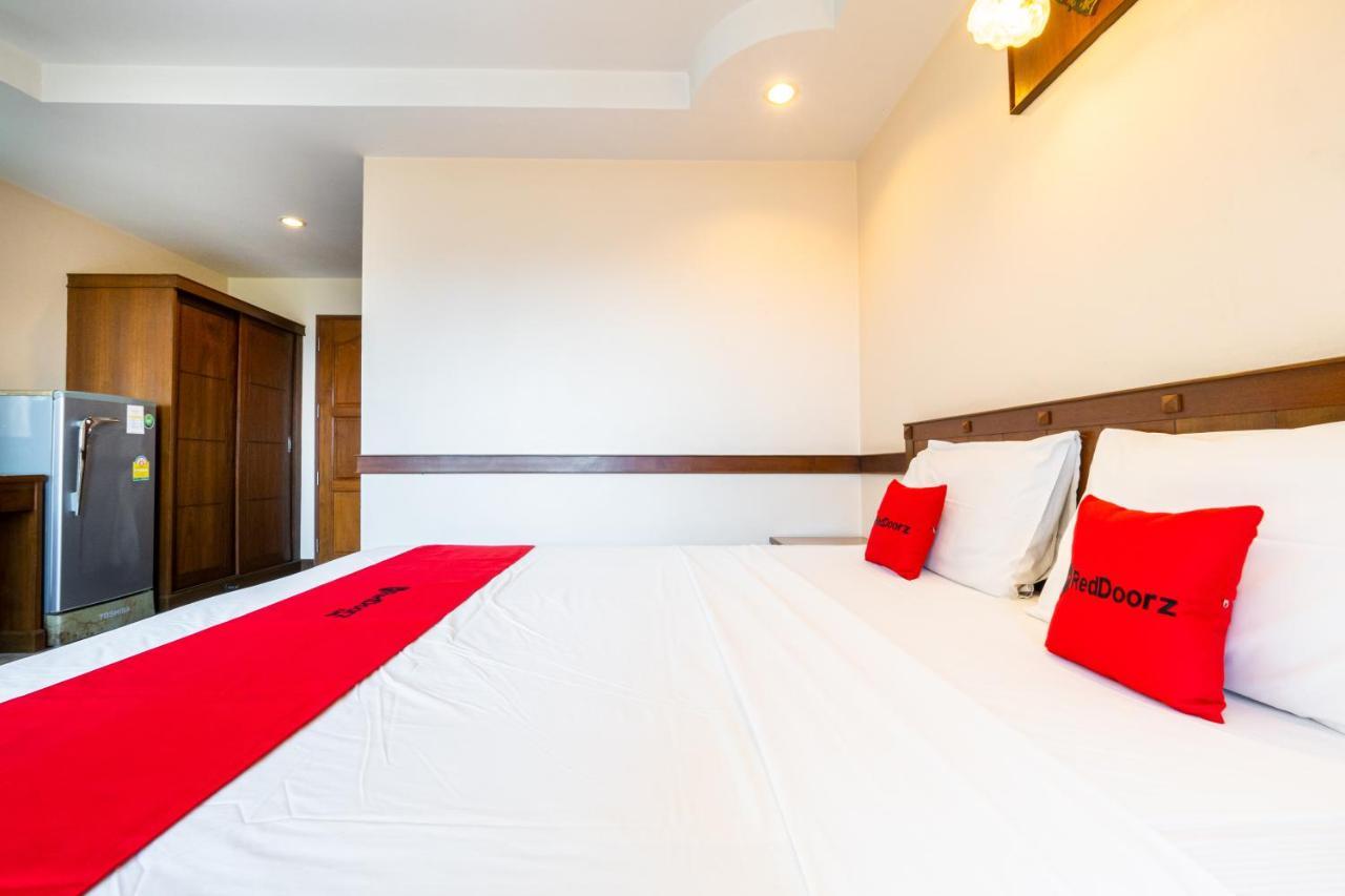 Hotel RedDoorz Navin Mansion 3 Pattaya Zewnętrze zdjęcie
