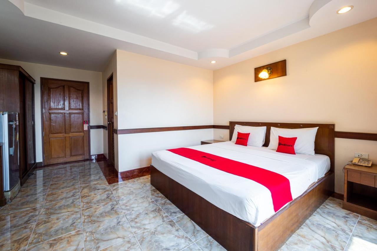 Hotel RedDoorz Navin Mansion 3 Pattaya Zewnętrze zdjęcie