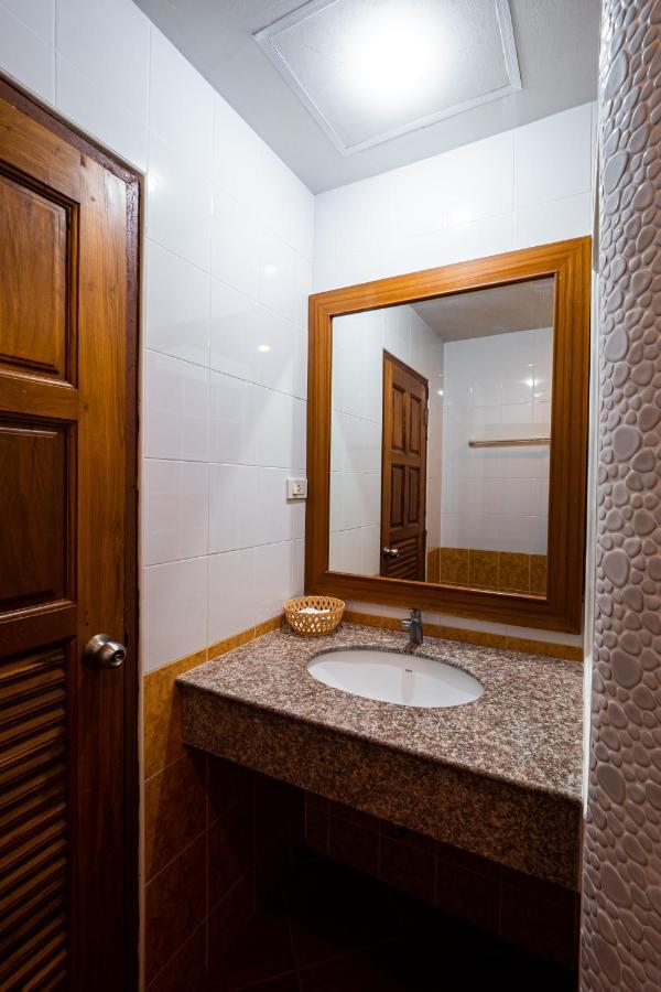 Hotel RedDoorz Navin Mansion 3 Pattaya Zewnętrze zdjęcie